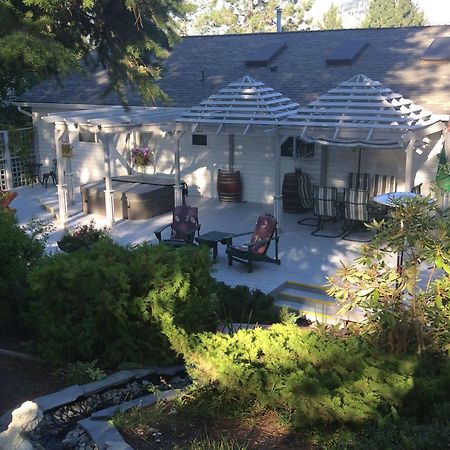 Alexandria House Bed & Breakfast Вест-Келовна Екстер'єр фото